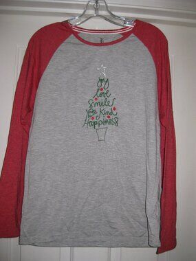 Christmas Long Sleeve Shirt Size Medium in Excellent Condition